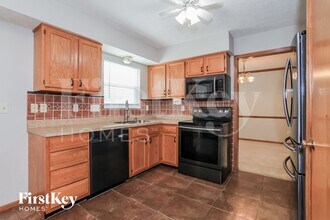 3025 Apple Knoll Ln in Middletown, OH - Foto de edificio - Building Photo