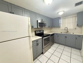 20 NW 87th Ave in Miami, FL - Building Photo - Building Photo