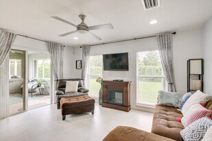 15300 SW 164th St in Miami, FL - Building Photo