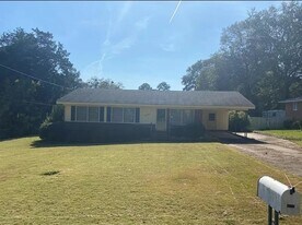 4450 Longview Dr in Columbus, GA - Building Photo