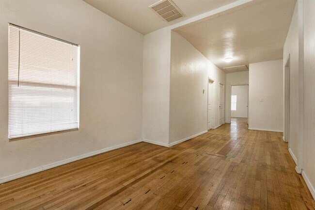 1704 NW 33rd St in Oklahoma City, OK - Building Photo - Building Photo