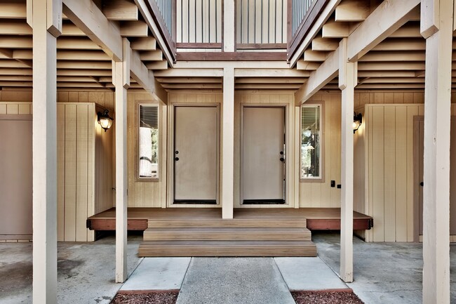 2424 Ponderosa St in South Lake Tahoe, CA - Building Photo - Building Photo