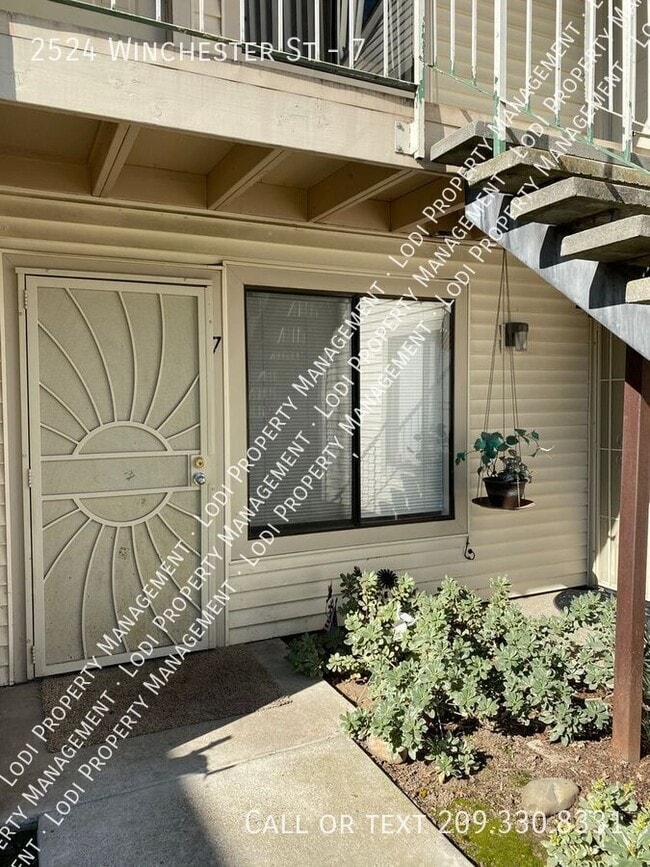 property at 2524 Winchester Dr