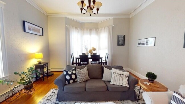9 Bower St, Unit 1 in Medford, MA - Building Photo - Building Photo