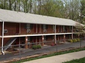 Lynnhaven Apartments in Charlottesville, VA - Building Photo