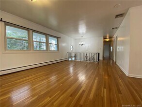 4 Robert Ln in Westport, CT - Building Photo - Building Photo