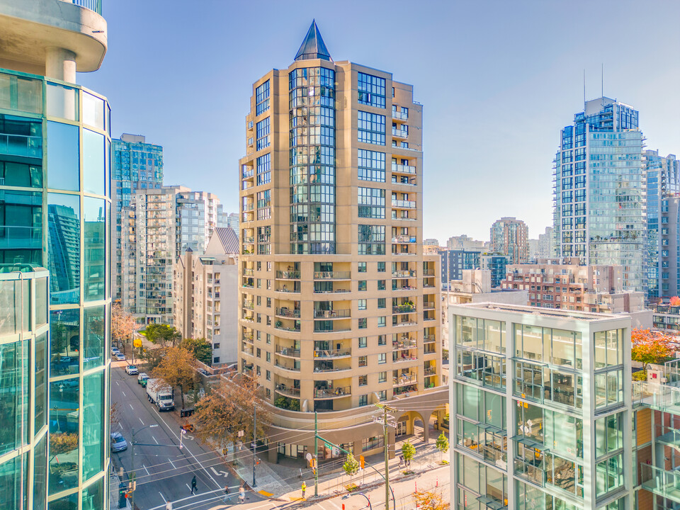 Century Tower in Vancouver, BC - Building Photo