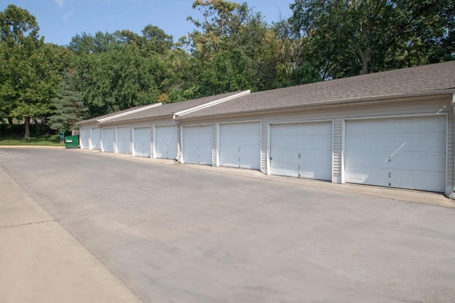 649 Parkwild Dr in Council Bluffs, IA - Building Photo - Building Photo