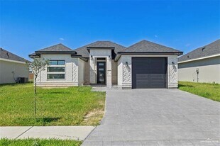 13 N 37th St in McAllen, TX - Building Photo