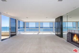 22548 Pacific Coast Hwy in Malibu, CA - Building Photo - Building Photo