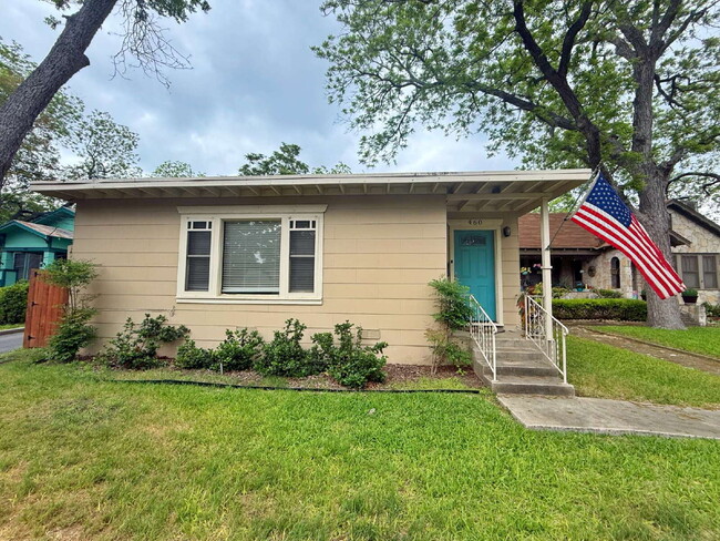 property at 460 Comal Ave
