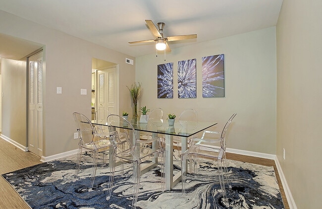 The Avalon Apartment Homes in Chesterfield, MO - Building Photo - Building Photo