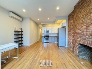 354 Myrtle Ave in Brooklyn, NY - Building Photo - Building Photo