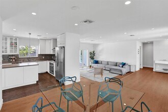 2055 NE 202nd St in Miami, FL - Building Photo - Building Photo