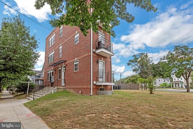 4613 Minnesota Ave NE in Washington, DC - Building Photo - Building Photo