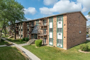 Olympic Village Apartments in Chicago Heights, IL - Building Photo