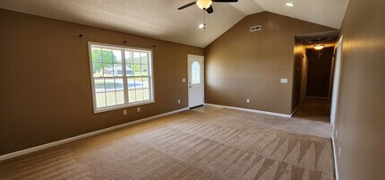 3599 Drayton Dr in Dalzell, SC - Building Photo - Building Photo