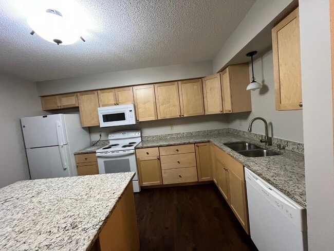 2091 Bradley St in St. Paul, MN - Building Photo - Building Photo