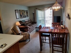 276 Lake Havasu Ave, Unit C-24 in Lake Havasu City, AZ - Foto de edificio - Building Photo