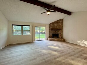918 Rolling Hills Dr in Hewitt, TX - Building Photo - Building Photo