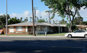 1331 S Anaheim Blvd in Anaheim, CA - Building Photo - Building Photo