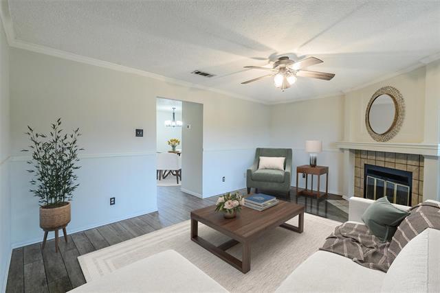 929 Vedral Pl in Cedar Hill, TX - Foto de edificio - Building Photo