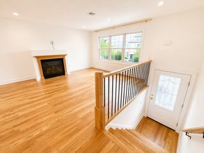 374 Semel Ave, Unit A in Garfield, NJ - Foto de edificio - Building Photo