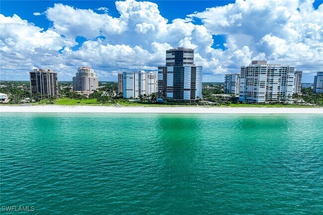 property at 4401 Gulf Shore Blvd N