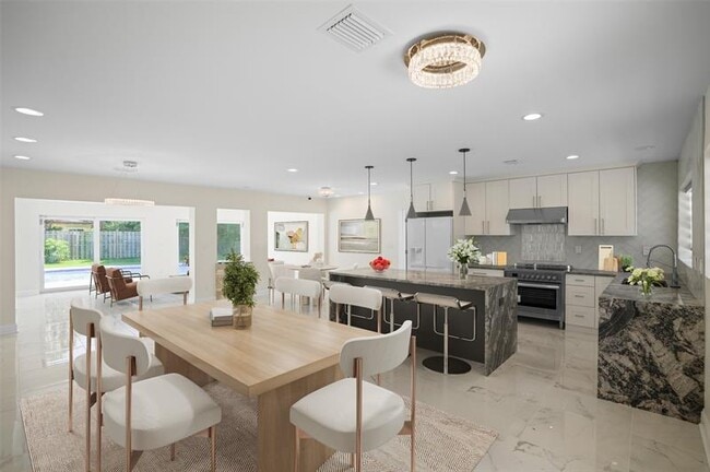 2116 SE 18th St in Fort Lauderdale, FL - Building Photo - Building Photo