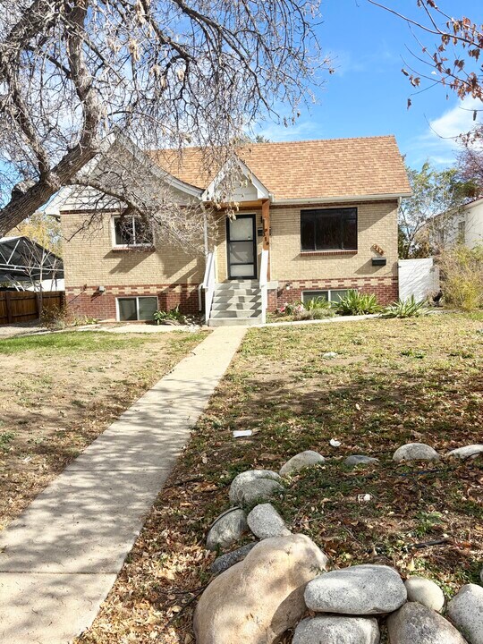 316 S Dale Ct in Denver, CO - Building Photo