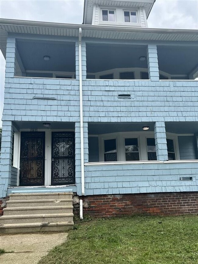 property at 11611 Fairport Ave