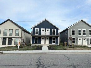 132 SW 8th St in Blue Springs, MO - Building Photo - Building Photo