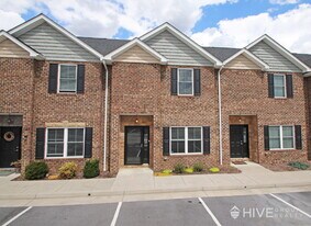 186 Cedar Point Ln in Harrisonburg, VA - Building Photo