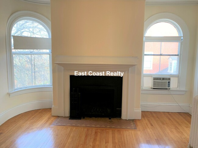 2 Ware St, Unit 309 in Cambridge, MA - Building Photo - Building Photo