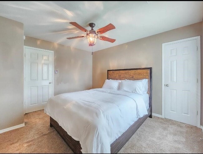 2706 Lakecrest Way Dr