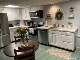 65 Hard Hill Rd in Woodbury, CT - Building Photo