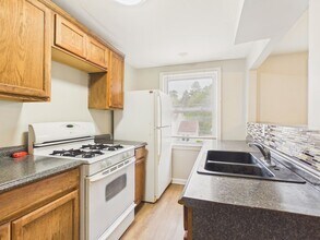 2410 Kensington St in Harrisburg, PA - Building Photo - Building Photo