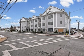 80 Division St in Patchogue, NY - Building Photo - Building Photo