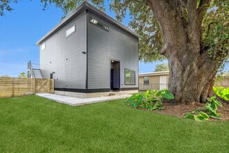 428 W Solidelle St, Unit B in Chalmette, LA - Building Photo - Building Photo