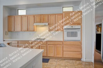165 Toasted Almond Ave in North Las Vegas, NV - Building Photo - Building Photo