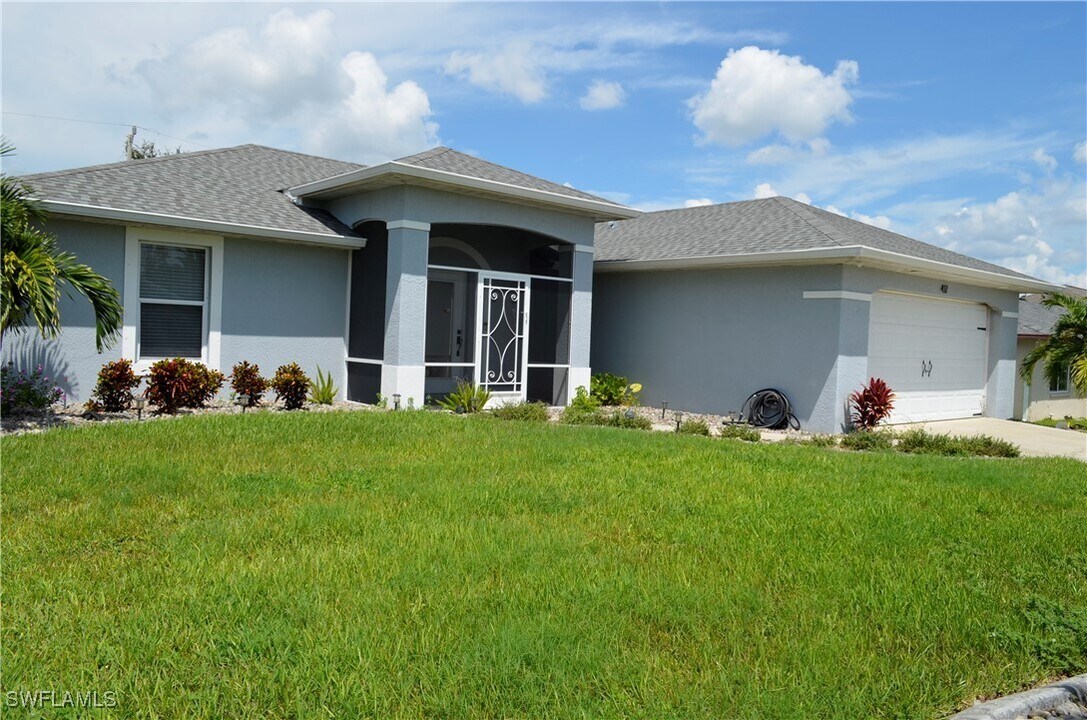 417 SW 19th Ln in Cape Coral, FL - Building Photo