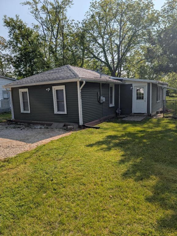 6141 Milton Ct in Coloma, MI - Building Photo - Building Photo