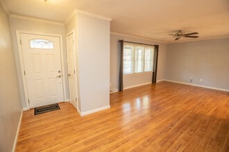 710 Earl Lee Dr in Jefferson City, MO - Building Photo - Building Photo