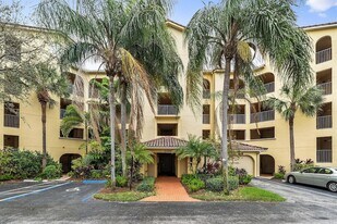 200 Uno Lago Dr, Unit 201 in Juno Beach, FL - Building Photo