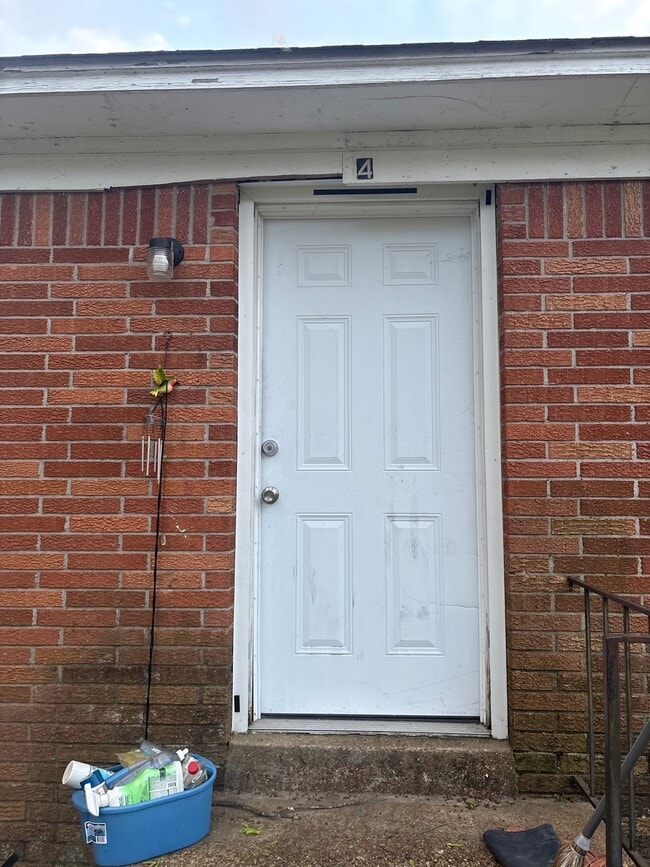 property at 916 Monroe Ave