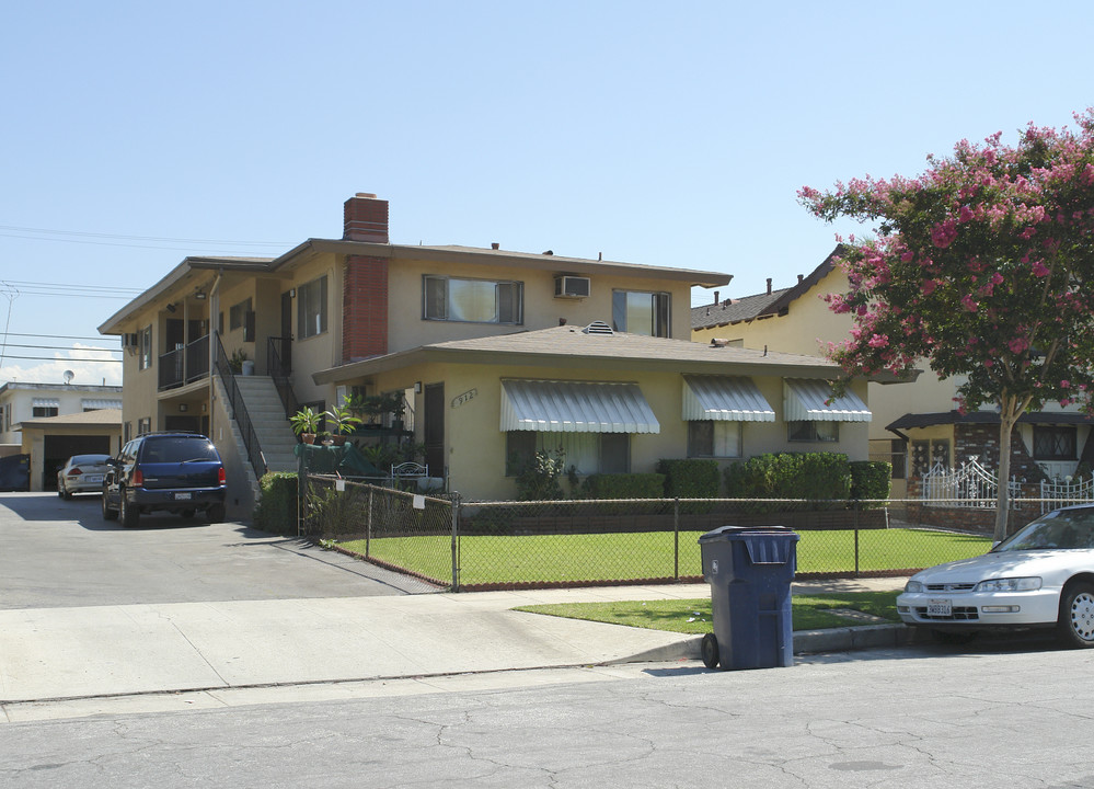 912 N 1st St in Alhambra, CA - Building Photo