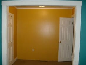 25 School St in Bristol, NH - Foto de edificio - Building Photo