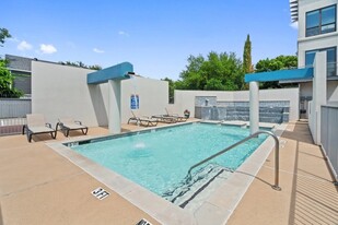 4414 Cedar Springs Rd, Unit Tribeca in Dallas, TX - Building Photo