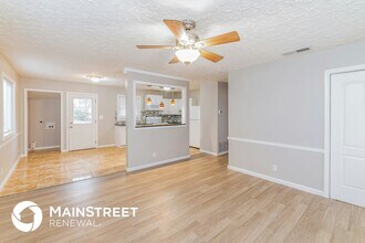 5002 Seville Dr in Louisville, KY - Building Photo - Building Photo