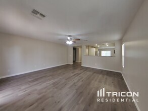 4558 E Silverbell Rd in Queen Creek, AZ - Building Photo - Building Photo